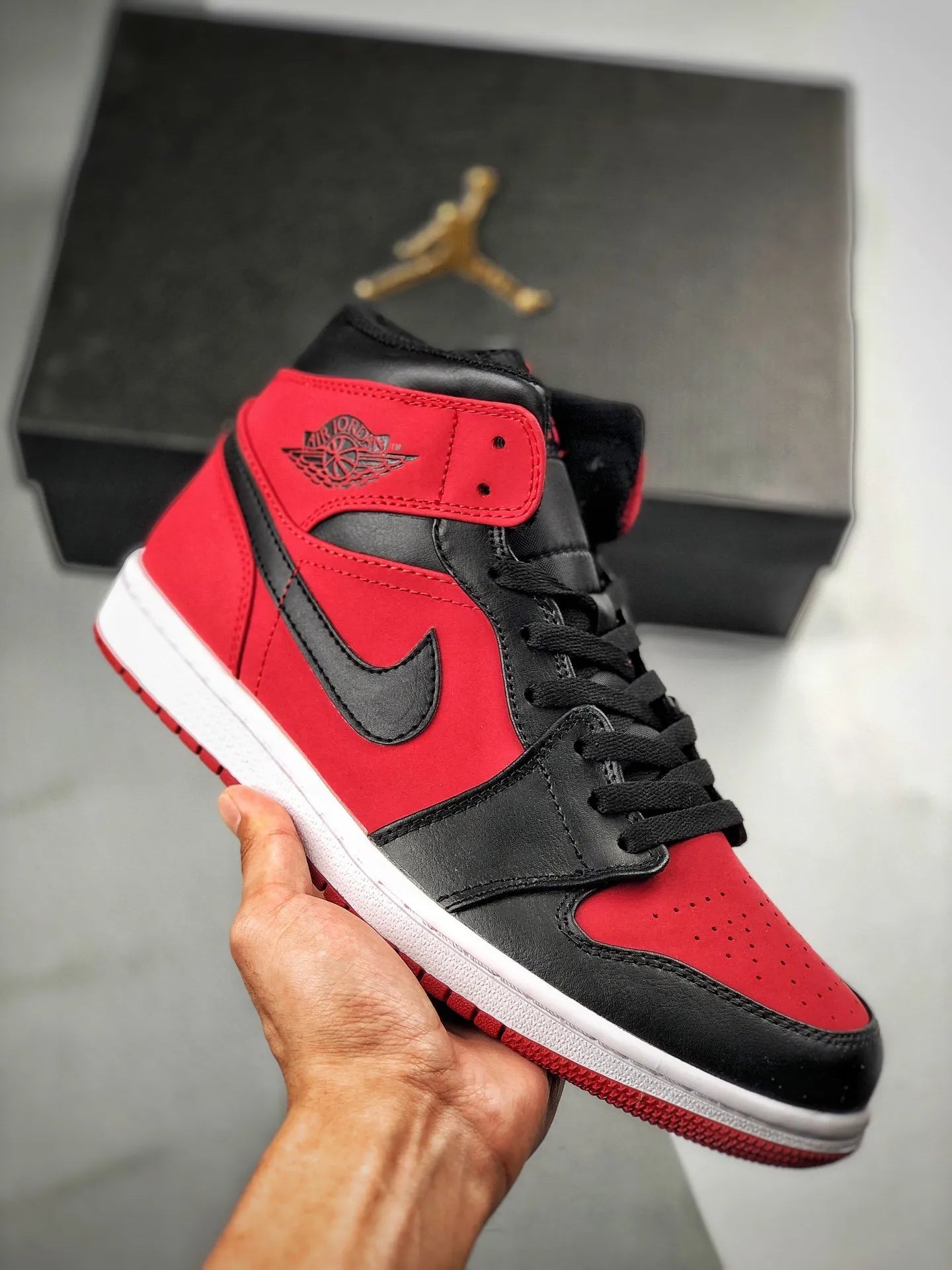 AIR JORDAN 1 MID